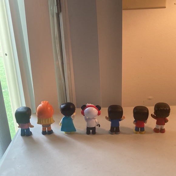 Lot of 7 Ryan’s World Figures - Picture 6 of 6